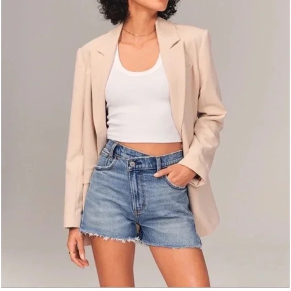 Abercrombie High Rise Mom Short - Picture 1 of 8